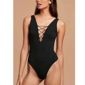 🖤Wilfred Black Criss-Cross Bodysuit